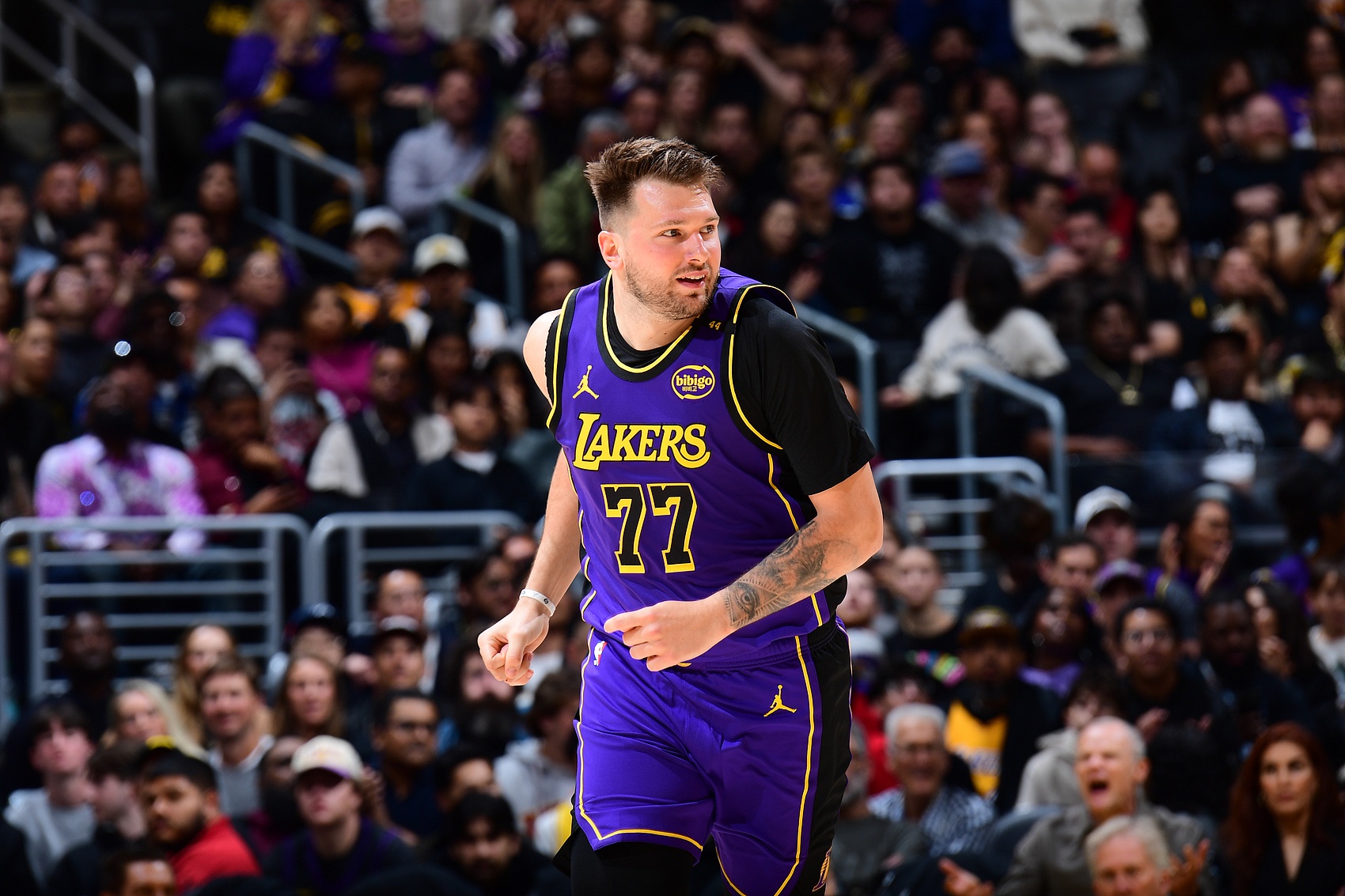 天博中国官网-关于东契奇连续二十场比赛得分超过精彩发挥，勇士挑战极限！的信息