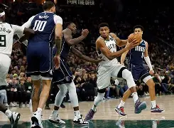 天博中国体育官网-字母哥意外战胜FPX，重要助攻引爆全场！